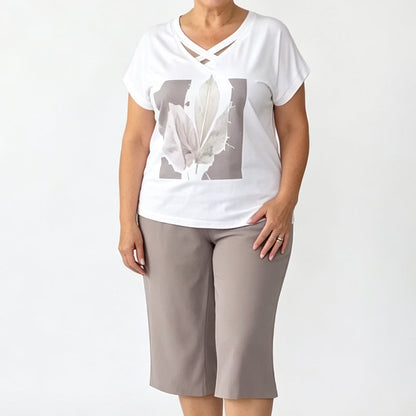 👗 50% RABATT NU! 🌿 Casual Tvådelat Set för Dam – V-ringad T-shirt & Croppad Byxa – Avslappnad Passform & Premium Hudvänligt Tyg – Perfekt för Vardag & Semester ☀️