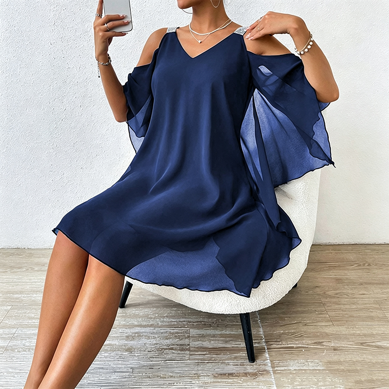✨ Elegant V-ringad damklänning – vackert fall, feminin stil och perfekt för sommaren