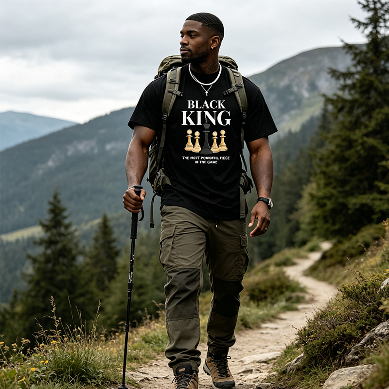 👕📏 BEGRÄNSAD TID 50% RABATT! ♟️ Herr Plus Size Schack Slogan T-shirt – Djukt tryck & avslappnad passform – Bär ditt spel med stolthet.