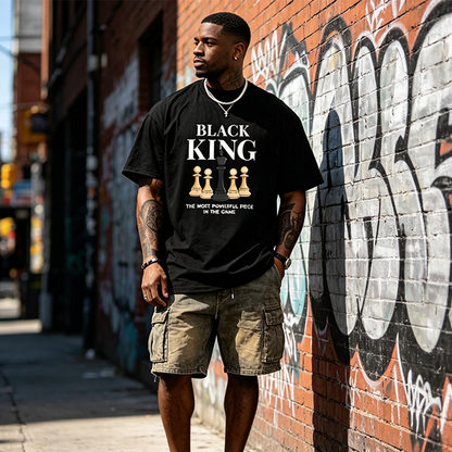👕📏 BEGRÄNSAD TID 50% RABATT! ♟️ Herr Plus Size Schack Slogan T-shirt – Djukt tryck & avslappnad passform – Bär ditt spel med stolthet.