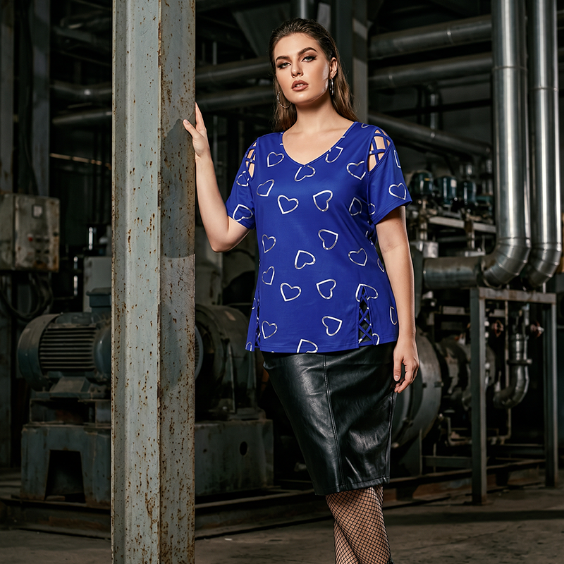 🛍️ 50 % rabatt – Oversized dam-T-shirt med hjärtmönster och snörningsdetaljer – avslappnad stil, andas bra och mångsidig för vardagen ❤️