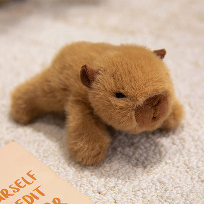 🧸 50% RABATT NU! Söt plysch kylskåpsmagnet docka – mjuk minksammet, dold magnet & perfekt för kylskåp, datorer, väskor – även bilen! 🐻🚗✨
