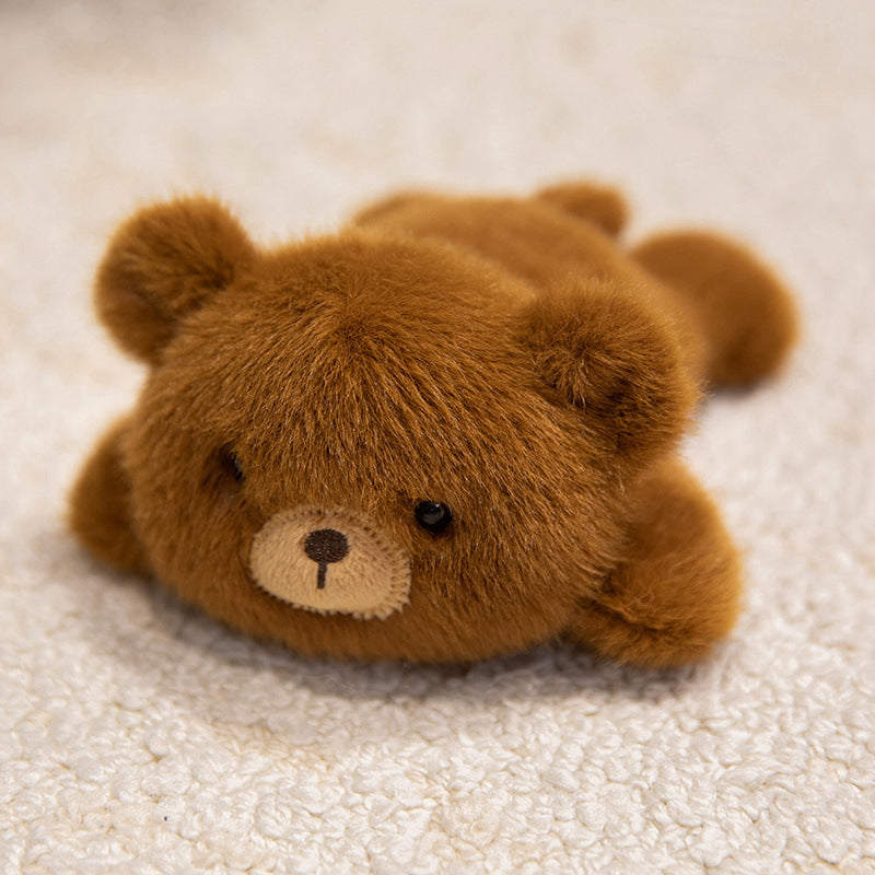 🧸 50% RABATT NU! Söt plysch kylskåpsmagnet docka – mjuk minksammet, dold magnet & perfekt för kylskåp, datorer, väskor – även bilen! 🐻🚗✨
