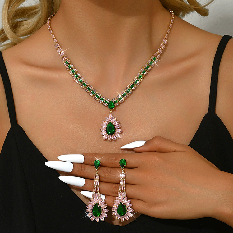 🎉 BEGRÄNSAD TID 50% RABATT! 💎 Zirkon Smyckesset – Halsband & Hängörhängen för Dam – Rosa & Grön Design, Premium Kopparbas ✨