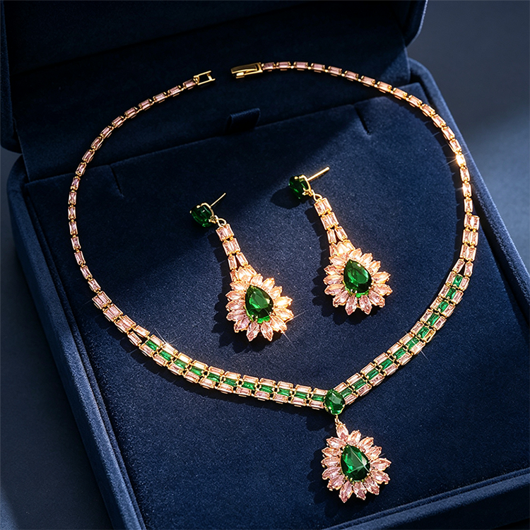 🎉 BEGRÄNSAD TID 50% RABATT! 💎 Zirkon Smyckesset – Halsband & Hängörhängen för Dam – Rosa & Grön Design, Premium Kopparbas ✨