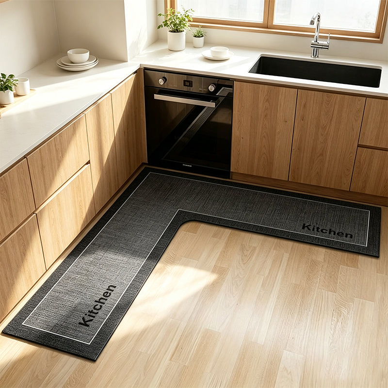 Sluta halka på våta köksgolv – den här L-formade mattan absorberar vatten och olja snabbt, sitter stadigt och ger stöd åt fötterna medan du lagar mat. 🏠