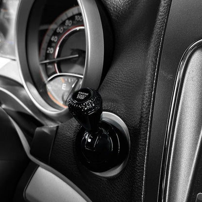 🚗Universellt skydd med vipparm för bilens startknapp