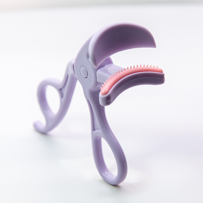 👁️ 50% RABATT! ✨ Vidvinklad ögonfransböjare med kam – Omedelbart fransböj, inbyggd separeringskam & skonsam kuddplatta – Ergonomiskt handtag för exakt, klumpfri böjning på sekunder 💫