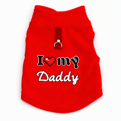📢📢50 % RABATT !! ⏰ Varm husdjurströja med koppelring – “Love Dad & Mum”-design, håll din hund varm och stilig på vinterpromenader ❄️