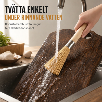 Traditionell naturlig bambuborste med trähandtag för rengöring av grytor och pannor